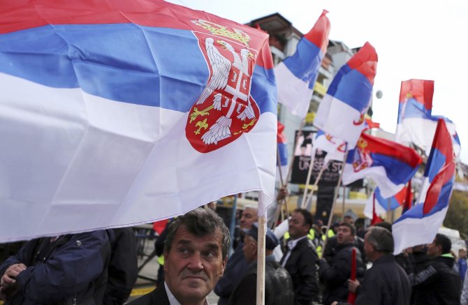 „Reuters“/„Scanpix“ nuotr./Serbijos vėliava