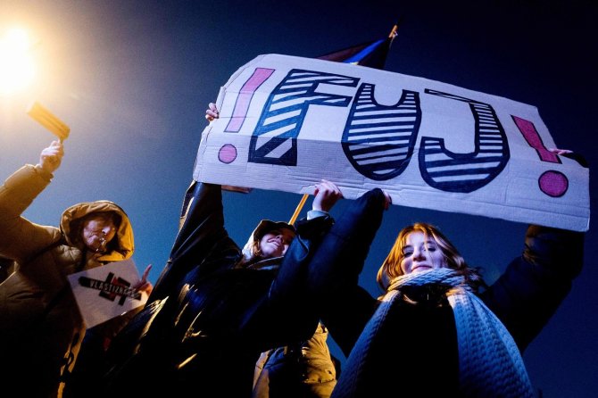 AFP/„Scanpix“ nuotr./Protestas Slovakijoje prieš Robertą Fico