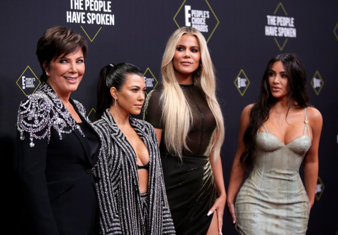„Reuters“/„Scanpix“ nuotr./ Kris Jenner, Kourtney Kardashian, Khloe Kardashian ir Kim Kardashian