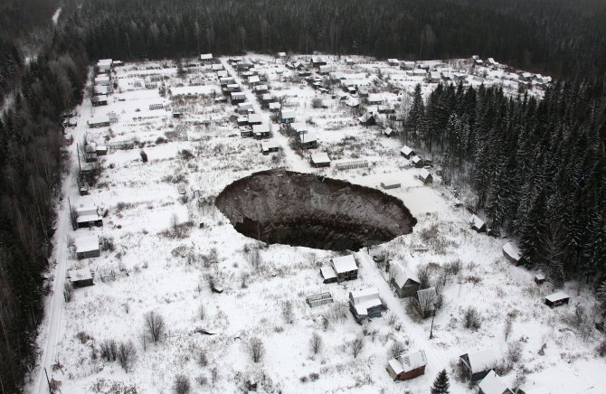 „Scanpix“/ITAR-TASS nuotr./Didžiulė smegduobė Solikamske 