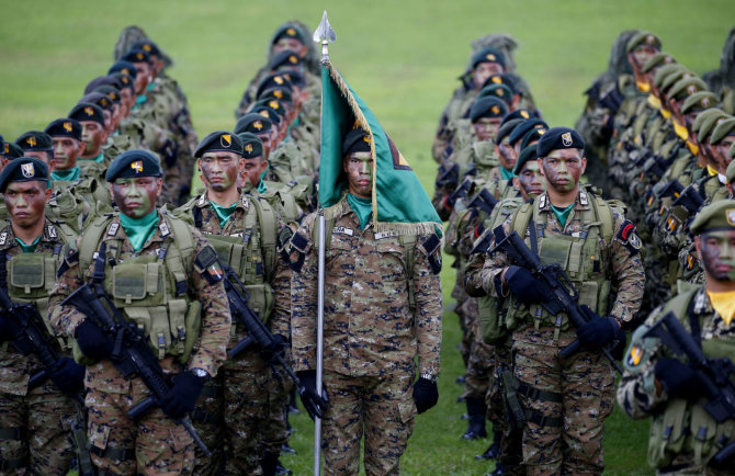 „Scanpix“/AP nuotr./Filipinų kariai