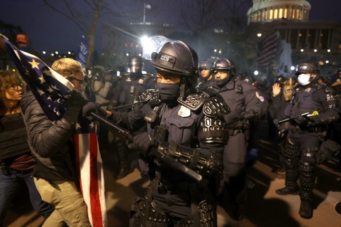 AFP/„Scanpix“ nuotr./D.Trumpo šalininkų protestas
