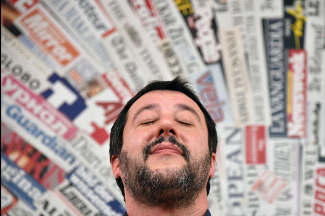 AFP/„Scanpix“ nuotr./Matteo Salvini „Foreign Press“ būstinėje