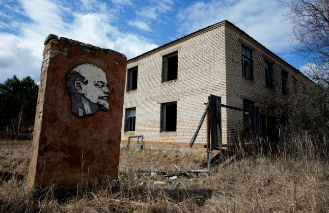 „Reuters“/„Scanpix“ nuotr./Paminklas Leninui Černobilyje
