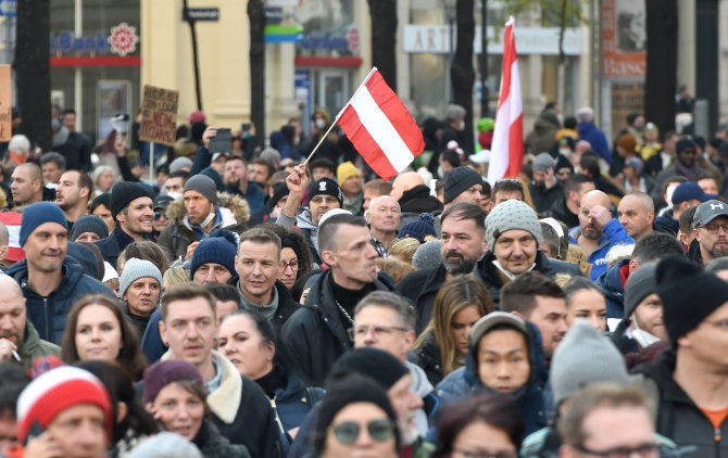 „Scanpix“/„SIPA“ nuotr./Protestas Vienoje