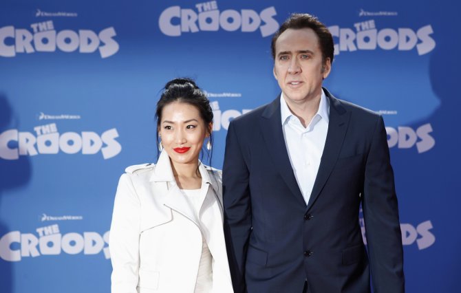 „Reuters“/„Scanpix“ nuotr./Nicolas Cage'as su žmona Alice Kim