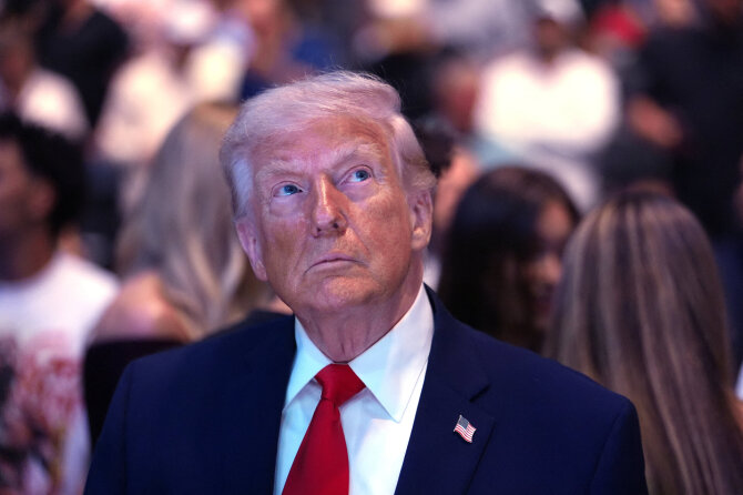 Donaldas Trumpas / Julia Demaree Nikhinson / via REUTERS