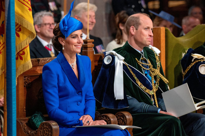 „Reuters“/„Scanpix“ nuotr./Charleso III įžengimui į sostą pažymėti skirtos iškilmės Škotijoje