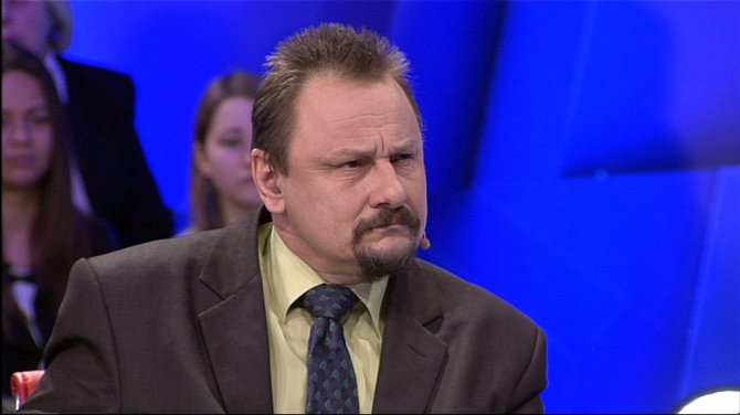 LNK nuotr./Anykščių meras Sigutis Obelevičius TV studijoje susitiko su prostitutėmis