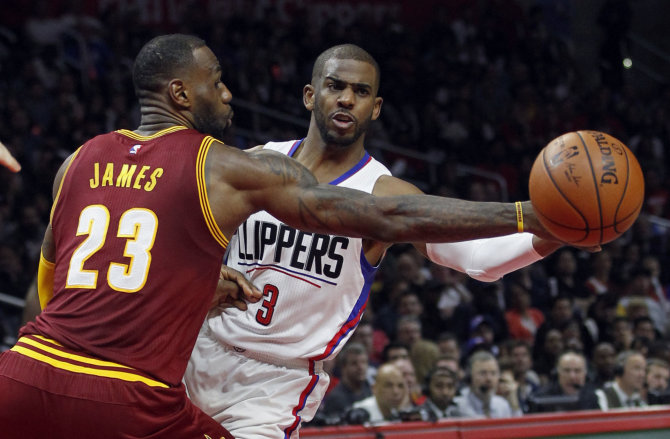 AFP/„Scanpix“ nuotr./LeBronas Jamesas ir Chrisas Paulas