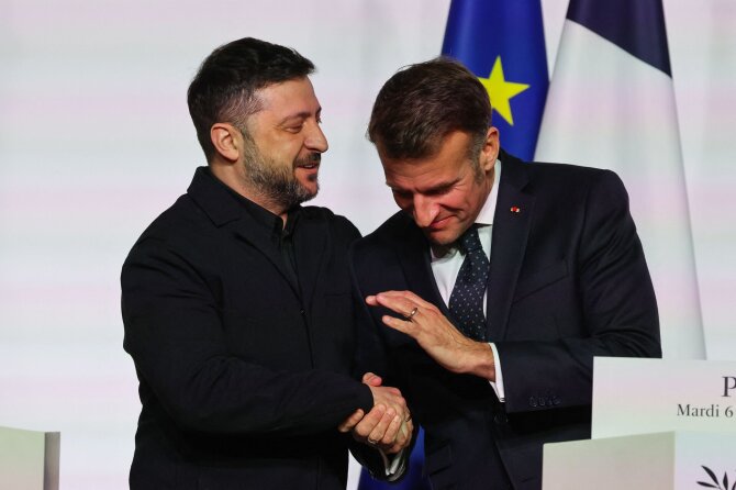 AFP/ „Scanpix“/Volodymyras Zelenskis, Emmanuelis Macronas