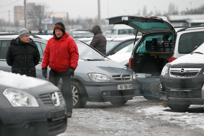 Eriko Ovčarenko / 15min nuotr./ Automobilių turguje