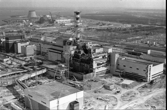 „Scanpix“/AP nuotr./Černobylio atominė elektrinė po reaktoriaus sprogimo
