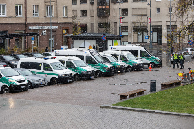 Pauliaus Peleckio / BNS nuotr./Policijos pajėgos Seimo prieigose