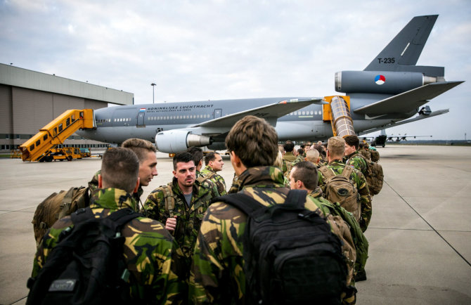 AFP/„Scanpix“ nuotr./Nyderlandų kariai išvyksta į pratybas „Trident Juncture“