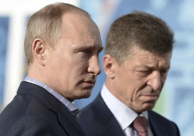 „Reuters“/„Scanpix“ nuotr./Rusijos prezidentas Vladimiras Putinas ir vicepremjeras Dmitrijus Kozakas