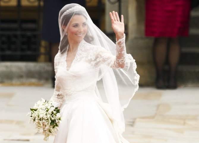 „Reuters“/„Scanpix“ nuotr./Kate Middleton vestuvinėje puokštėje taip pat buvo mirtos