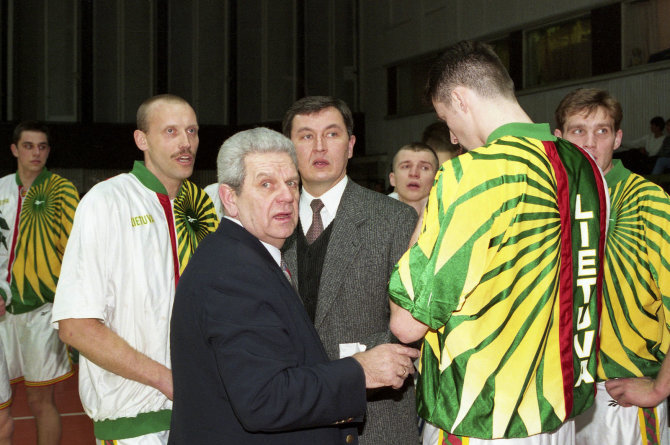 Alfredo Pliadžio nuotr./Jonas Kazlauskas, Vladas Garastas ir Rimas Kurtinaitis 1996 metas