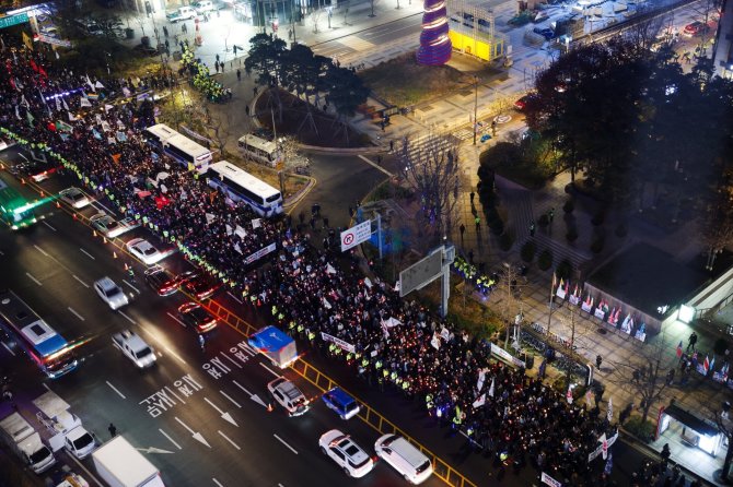 „Reuters“/„Scanpix“ nuotr./Protestuotojai Pietų Korėjoje