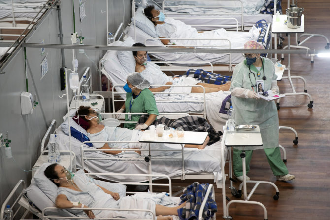 „Scanpix“/AP nuotr./Koronaviruso pacientai Brazilijoje