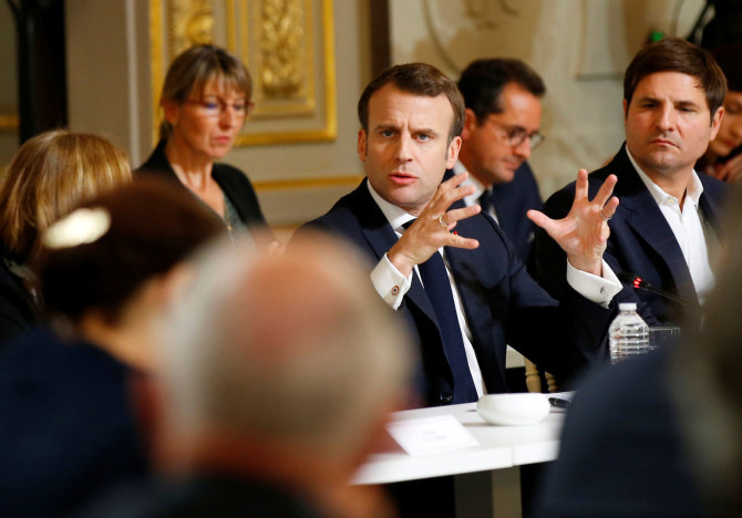 „Reuters“/„Scanpix“ nuotr./Emmanuelis Macronas nacionaliniuose debatuose