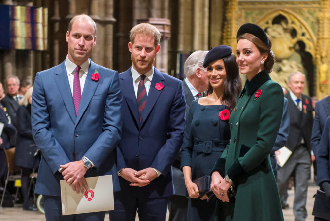 „Reuters“/„Scanpix“ nuotr./Princas Williamas, princas Harry, Sasekso hercogienė Meghan ir Kembridžo hercogienė Catherine