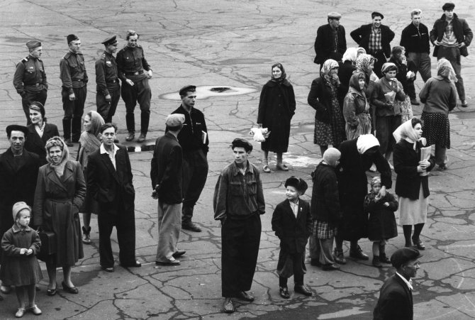 „Scanpix“ nuotr./Žmonės Nachodkoje, Rusijoje (1964 m.)