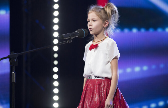 TV3 nuotr./„Lietuvos talentus“ pakerėjusi 9-erių būgnininkė Fausta