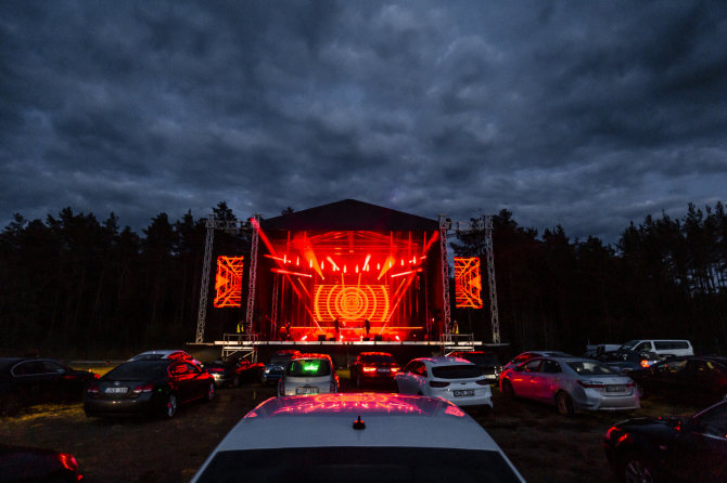 Simono Lankučio nuotr. /Koncertų ciklo „Drive in live“ akimirka