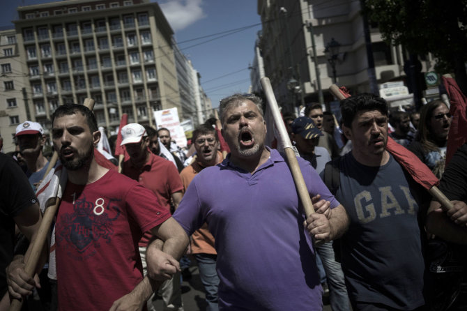 „Scanpix“ nuotr./Graikija streikuoja prieš finansinės pagalbos sąlygose numatytas reformas