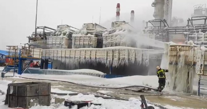 Stopkadras/Gesinamas gaisras Rusijos gamtinių dujų terminale