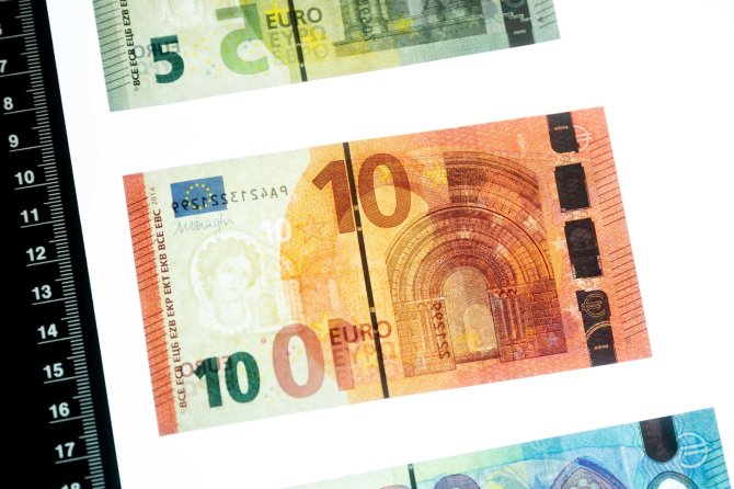 Žygimanto Gedvilos / 15min nuotr./Dešimties eurų banknotas