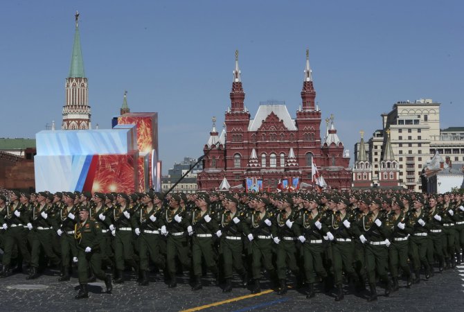 „Reuters“/„Scanpix“ nuotr./Pergalės dienos karinis paradas Maskvos Raudonojoje aikštėje