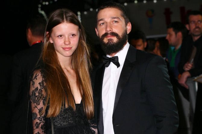 Vida Press nuotr./Shia LaBeoufas ir Mia Goth