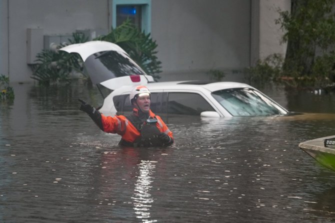 AFP/„Scanpix“ nuotr./Praūžus uraganui Miltonui