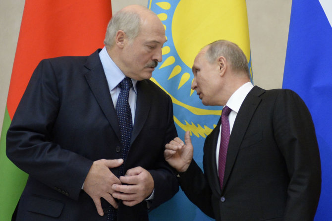 „Scanpix“/AP nuotr./Aliaksandras Lukašenka ir Vladimiras Putinas