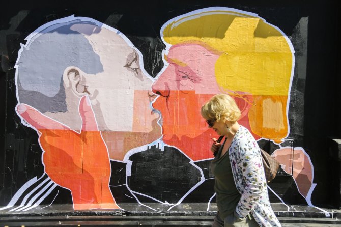 Irmanto Gelūno / 15min nuotr./Grafitis su Donaldo Trumpo ir Vladimiro Putino bučiniu