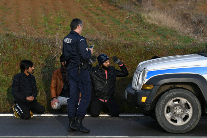 „Reuters“/„Scanpix“ nuotr./Graikijoje sulaikomi migrantai