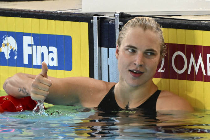 „Scanpix“/AP nuotr./Rūta Meilutytė triumfavo 50 m krūtine finale.
