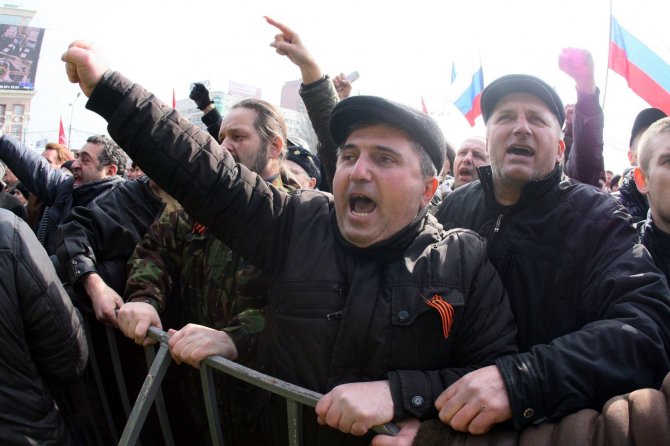 AFP/„Scanpix“ nuotr./V.Putino gerbėjai Donecke