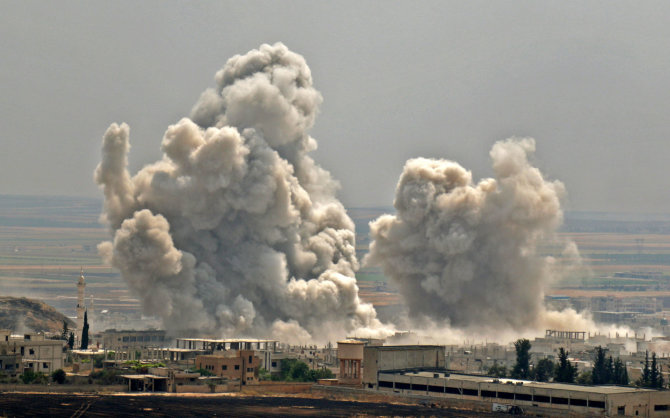 AFP/„Scanpix“ nuotr./Bombardavimai Sirijos Idlibo provincijoje