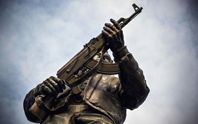 AFP/„Scanpix“ nuotr./Automatinis ginklas AK-47