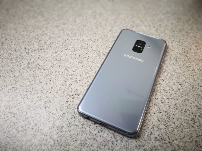 Vaido Neverausko / 15min nuotr./„Samsung Galaxy A8“ išmanusis telefonas