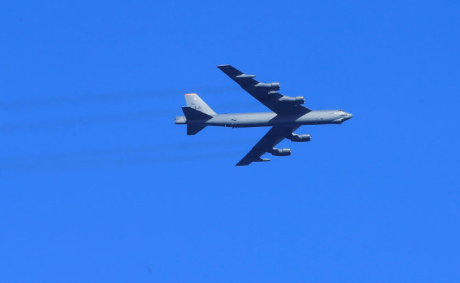 „Reuters“/„Scanpix“ nuotr./Bombonešis B-52