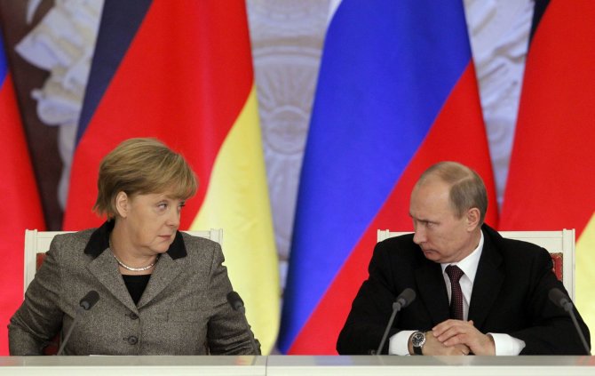 „Reuters“/„Scanpix“ nuotr./Angela Merkel ir Vladimiras Putinas