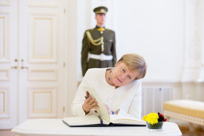 Luko Balandžio / 15min nuotr./Dalia Grybauskaitė susitiko su Vokietijos kanclere Angela Merkel