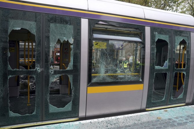 „Scanpix“/AP nuotr./Suniokotas tramvajus Dubline