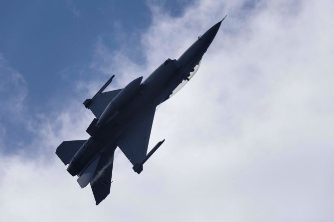 AFP/„Scanpix“ nuotr./F-16 naikintuvas