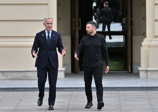 Markas Carney Kyjive su Ukrainos prezidentu / SERGEI SUPINSKY / AFP
