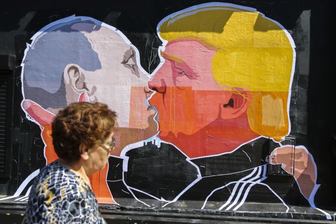 Irmanto Gelūno / 15min nuotr./Grafitis su Donaldo Trumpo ir Vladimiro Putino bučiniu